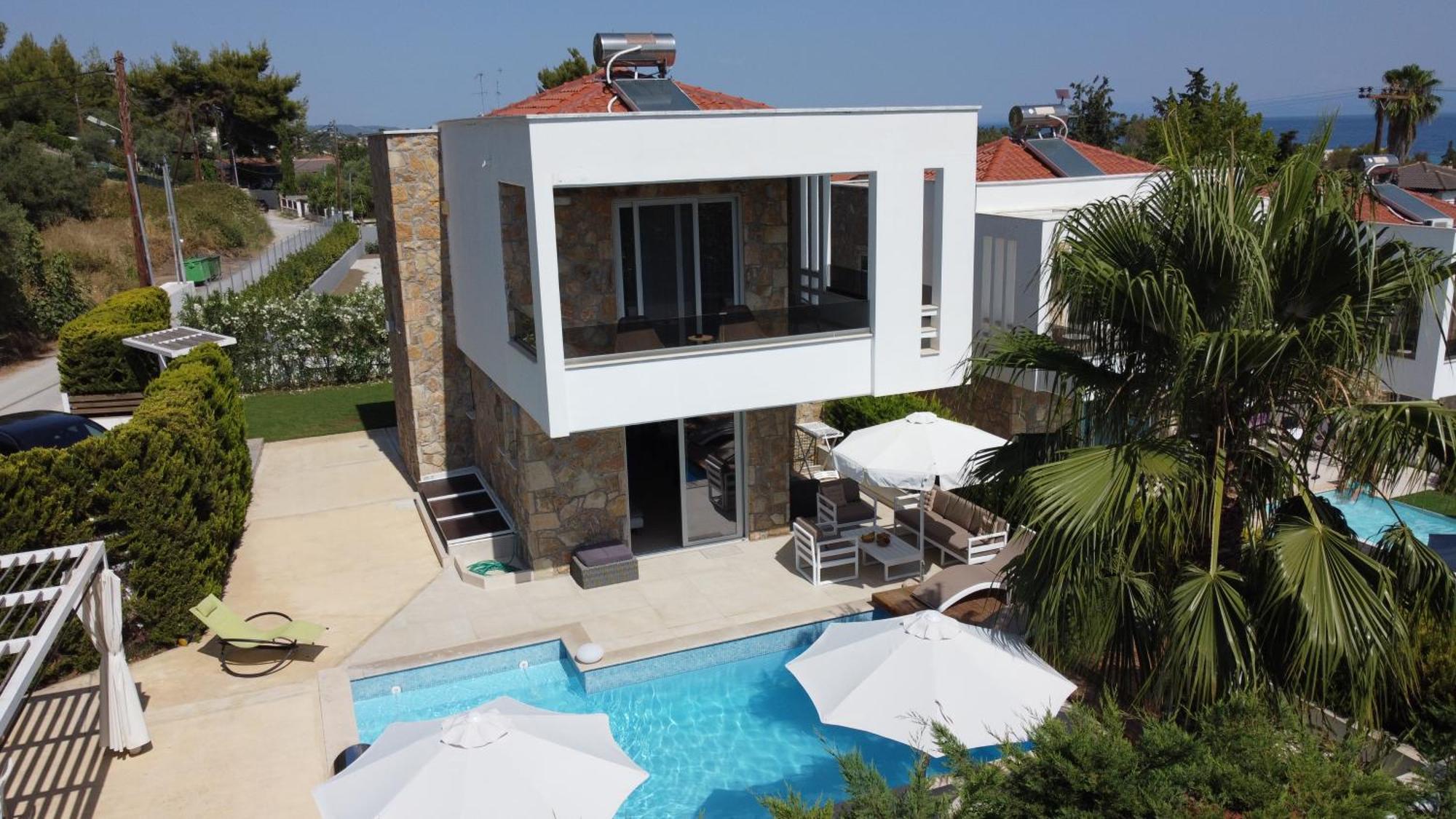 Villa Douglas - Private Pool, BBQ, 4Bdrms, View Pefkochori Esterno foto