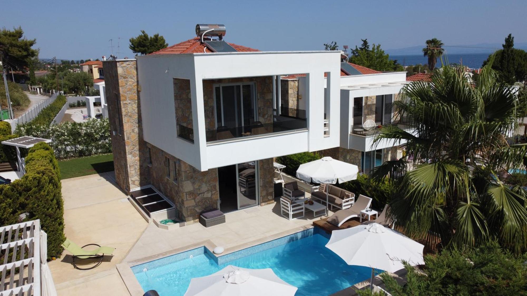 Villa Douglas - Private Pool, BBQ, 4Bdrms, View Pefkochori Esterno foto