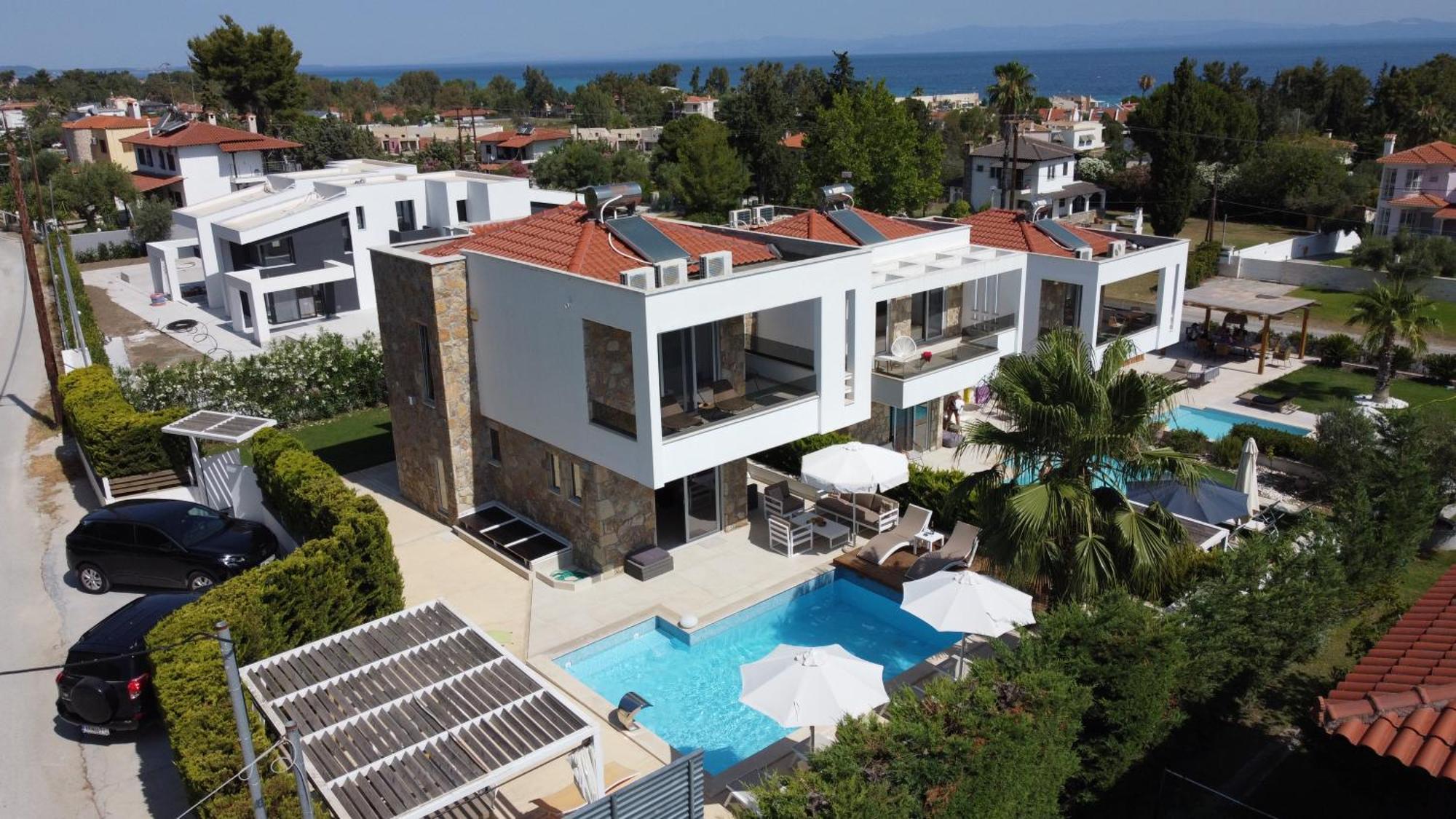 Villa Douglas - Private Pool, BBQ, 4Bdrms, View Pefkochori Esterno foto