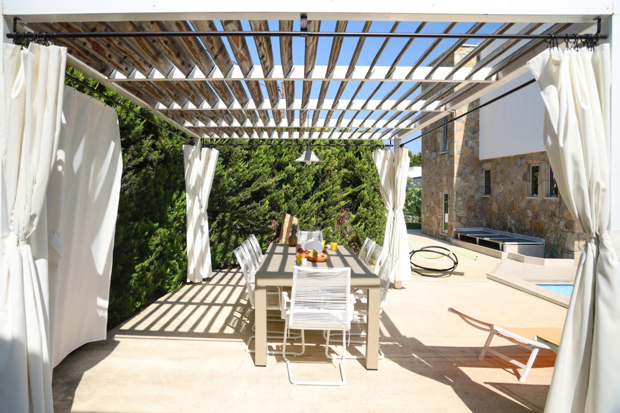 Villa Douglas - Private Pool, BBQ, 4Bdrms, View Pefkochori Esterno foto