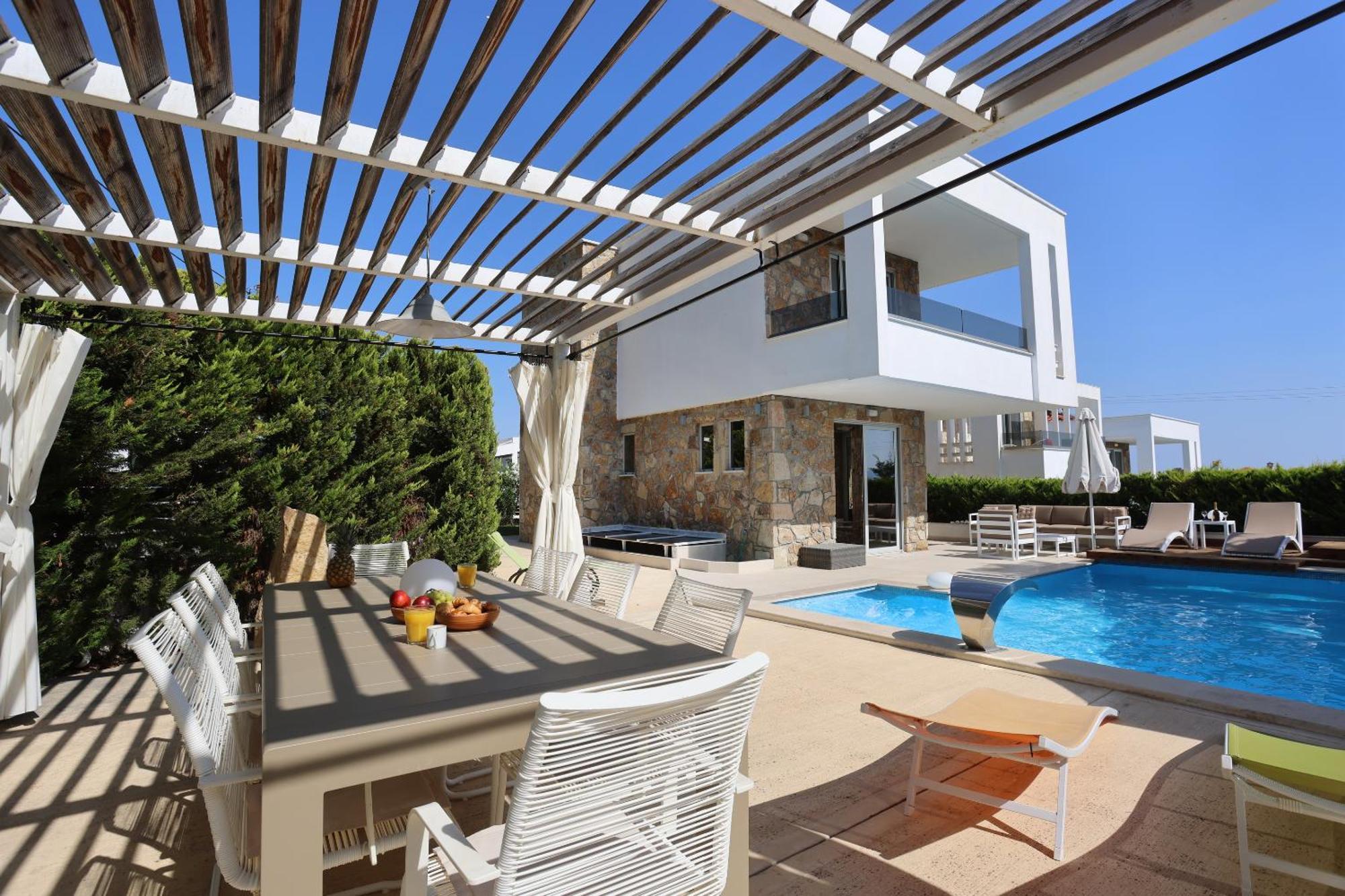 Villa Douglas - Private Pool, BBQ, 4Bdrms, View Pefkochori Esterno foto