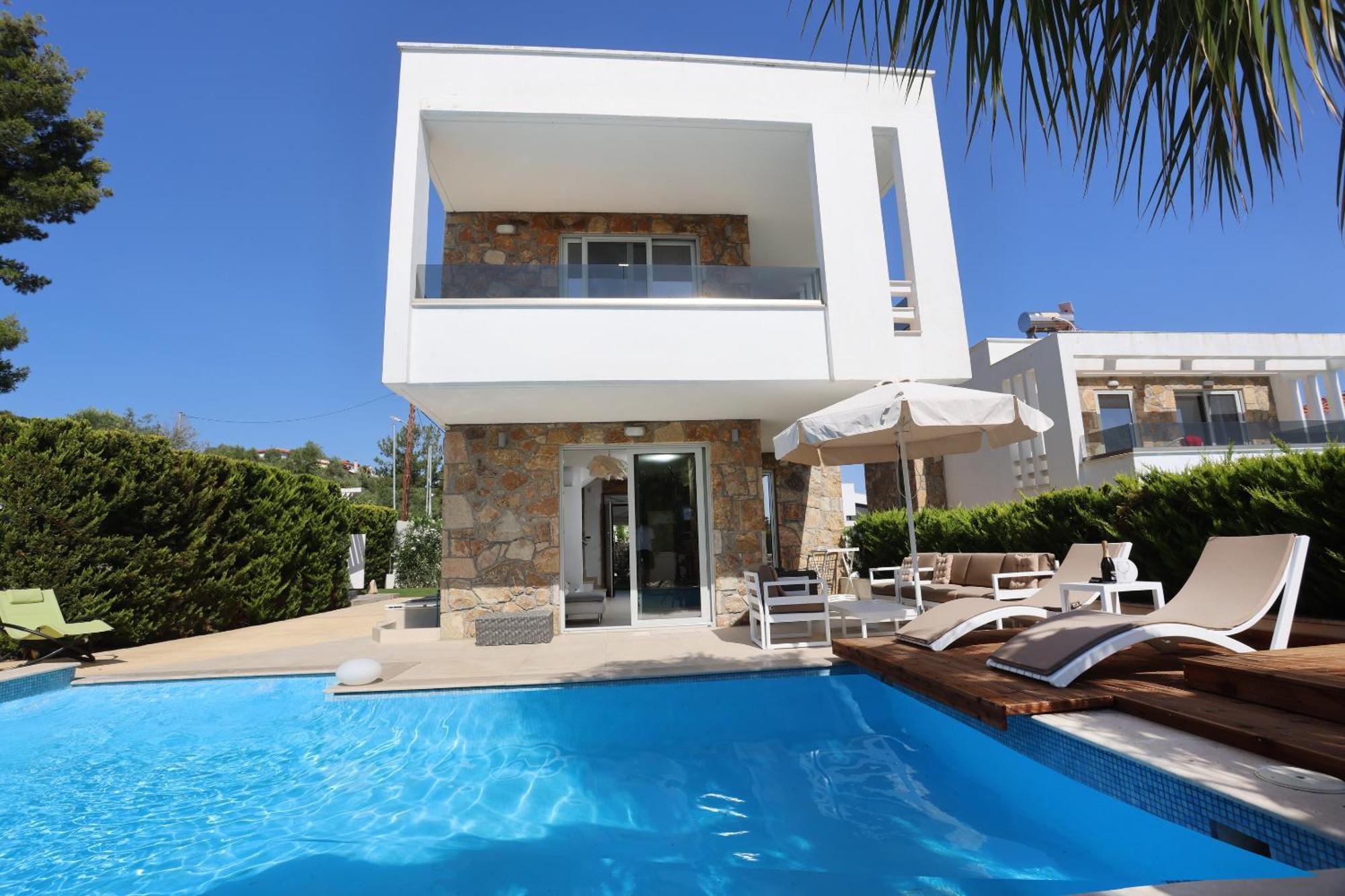Villa Douglas - Private Pool, BBQ, 4Bdrms, View Pefkochori Esterno foto