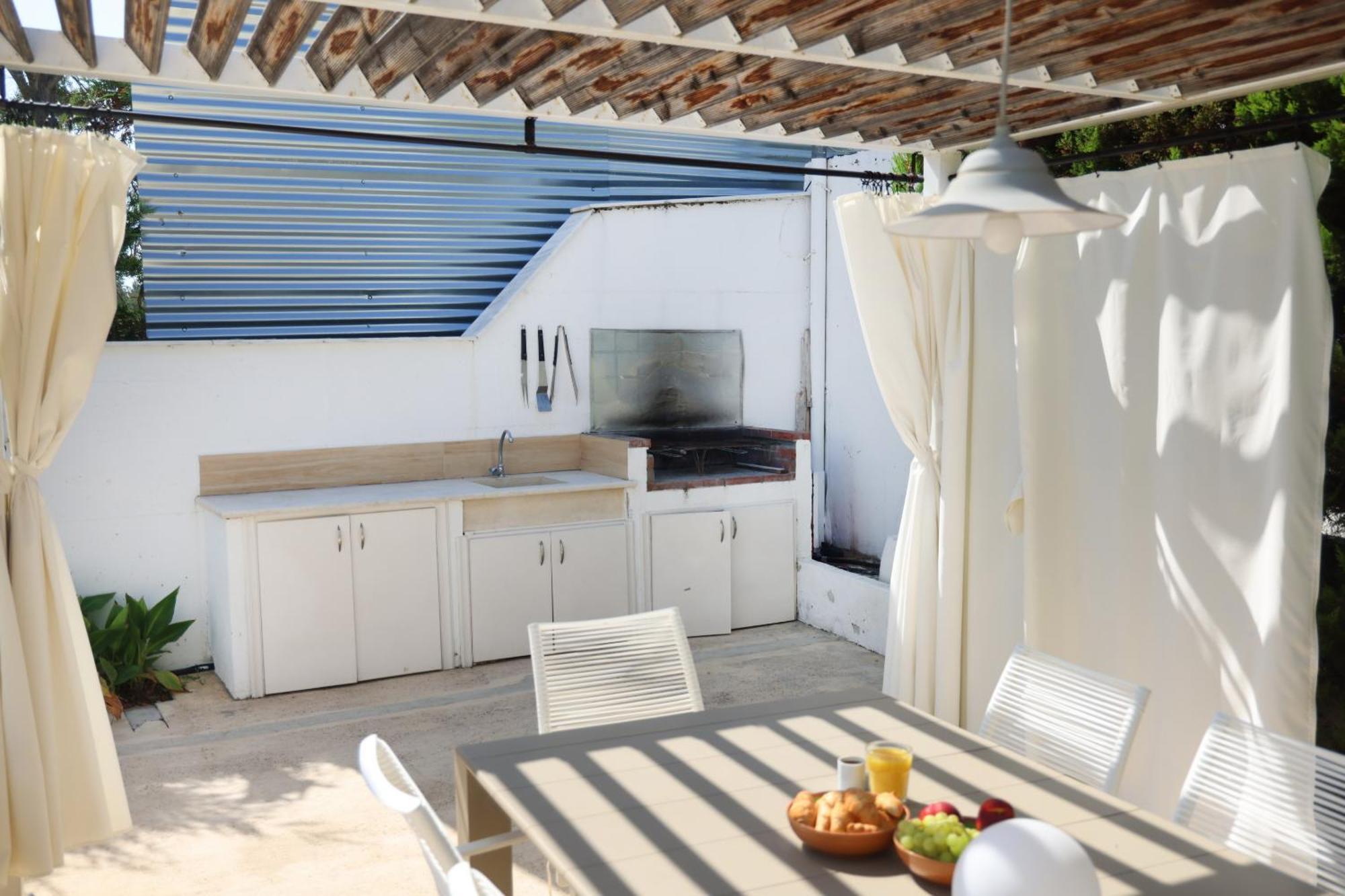 Villa Douglas - Private Pool, BBQ, 4Bdrms, View Pefkochori Esterno foto