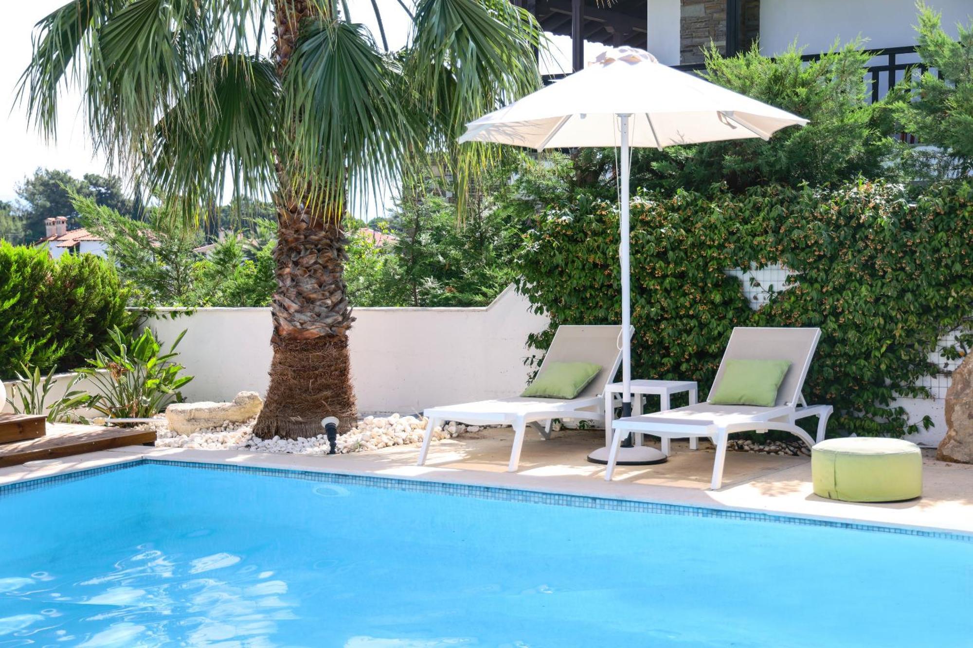 Villa Douglas - Private Pool, BBQ, 4Bdrms, View Pefkochori Esterno foto