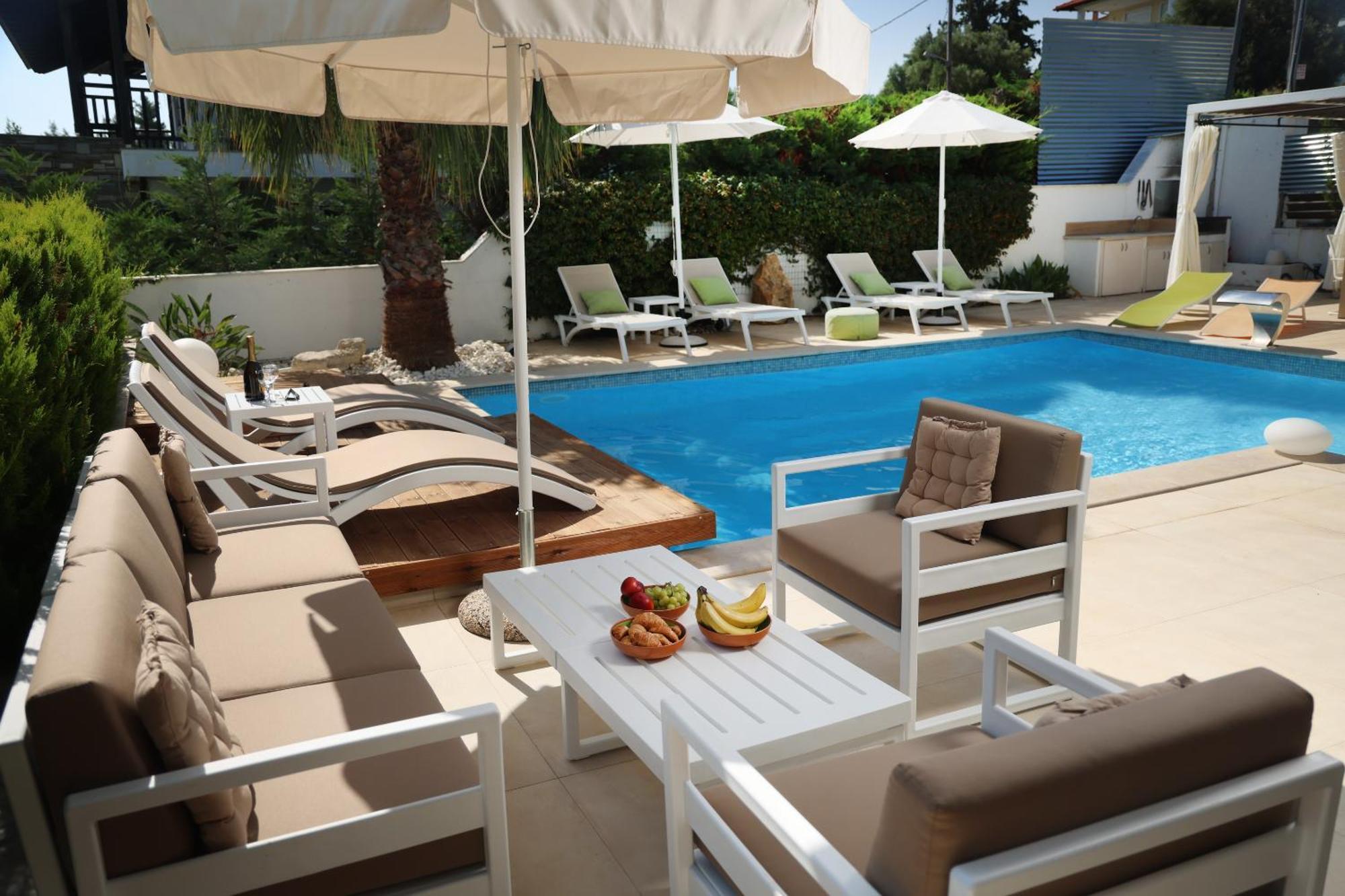 Villa Douglas - Private Pool, BBQ, 4Bdrms, View Pefkochori Esterno foto