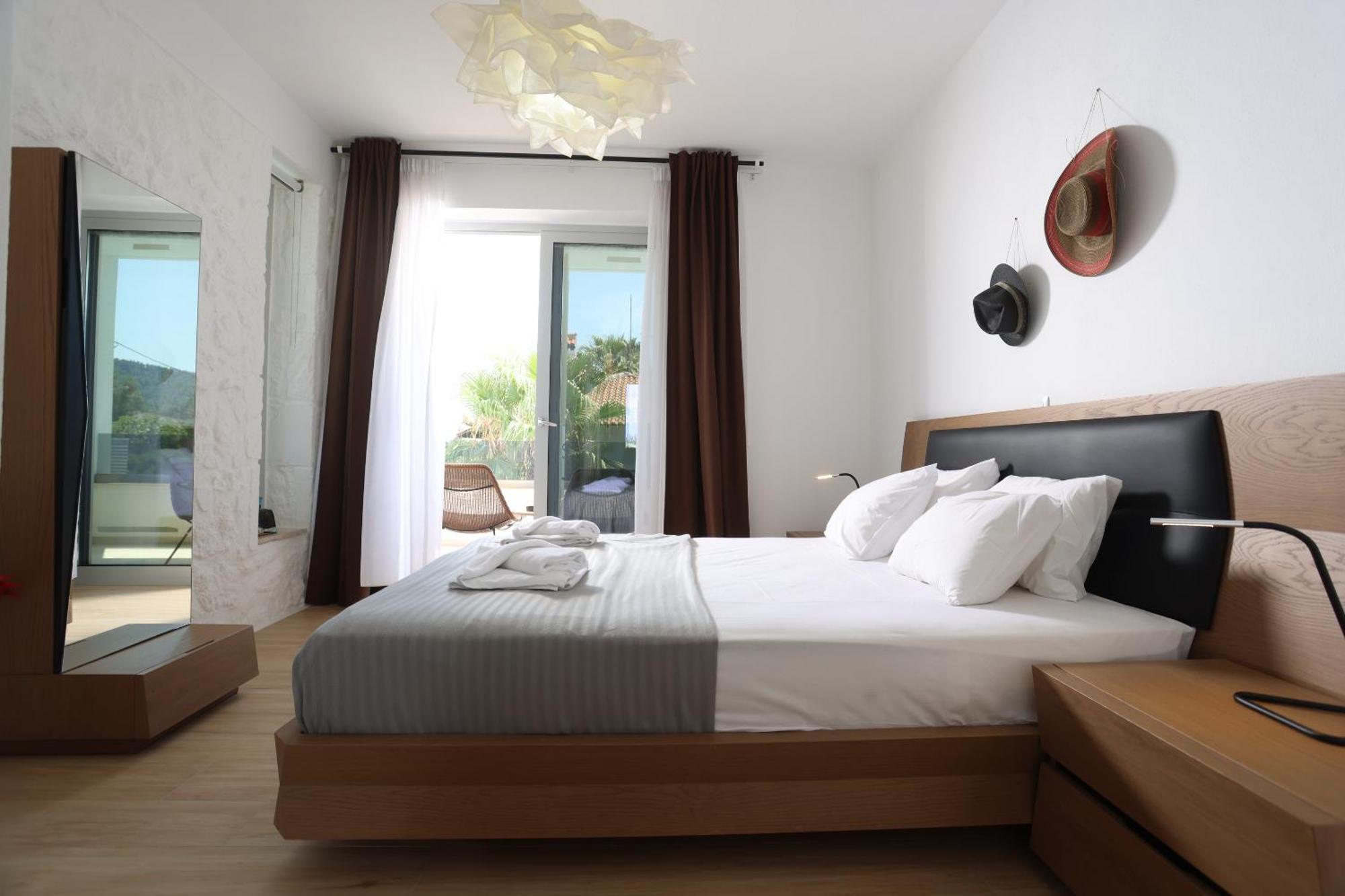 Villa Douglas - Private Pool, BBQ, 4Bdrms, View Pefkochori Esterno foto
